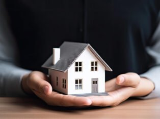 Quando o contribuinte financia um imóvel, deve-se ter em mente que, na hora de declará-lo do Imposto de Renda (IR), ele deve ser inserido no campo “Bens e Direitos”,